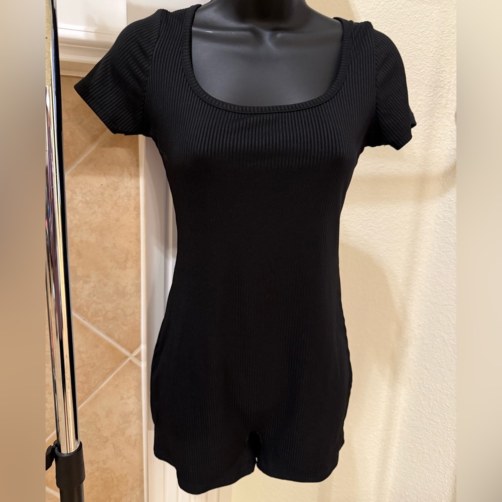 Black Ribbed Short Sleeve Bodysuit